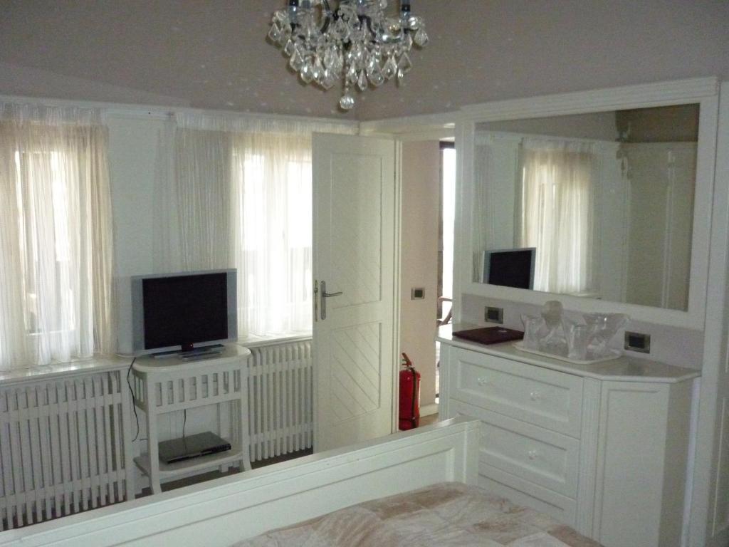 Vilele Lucia Luxury Mens Sana Sinaia Quarto foto